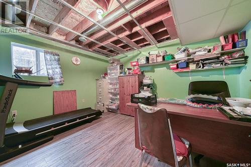1082 4Th Avenue Ne, Moose Jaw, SK - Indoor Photo Showing Office
