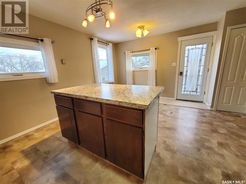 427 7Th Avenue Nw, Swift Current, SK - Indoor