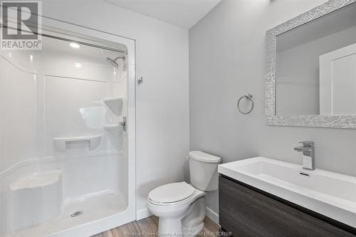 1500 Ouellette Unit# 403, Windsor, ON - Indoor Photo Showing Bathroom