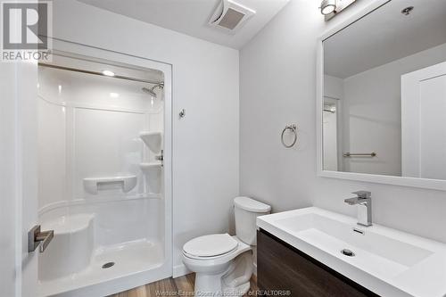 1500 Ouellette Unit# 303, Windsor, ON - Indoor Photo Showing Bathroom