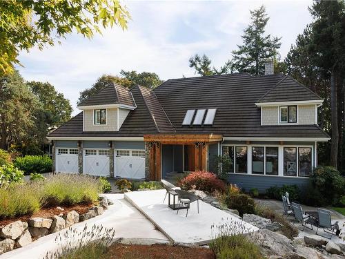 3960 Wedgepoint Terr, Saanich, BC - Outdoor With Facade