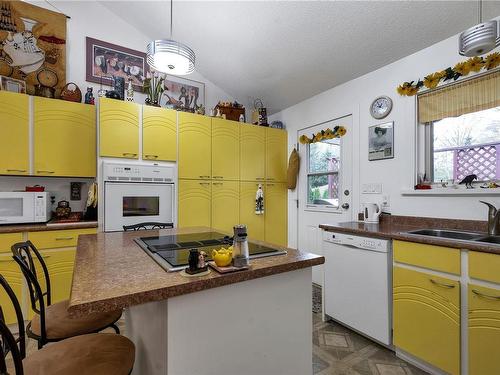 120 Mcphedran Rd, Campbell River, BC - Indoor Photo Showing Kitchen