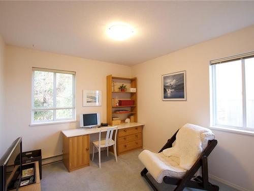 208-1216 Island Hwy South, Campbell River, BC - Indoor Photo Showing Office