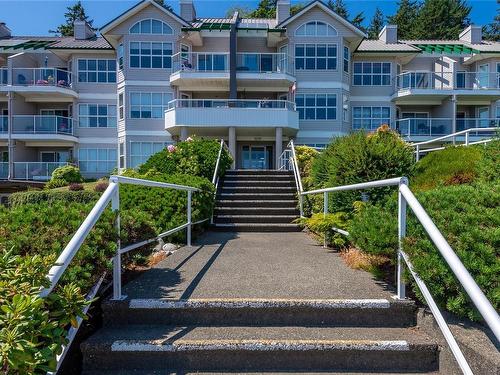 208-1216 Island Hwy South, Campbell River, BC - Outdoor With Balcony With Facade