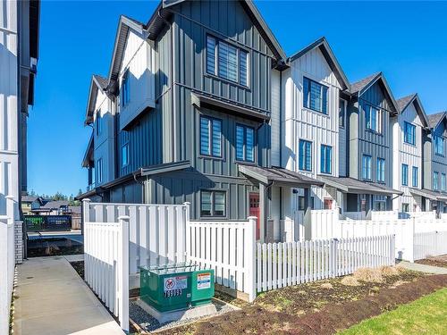 6-701 Sitka St, Campbell River, BC - Outdoor