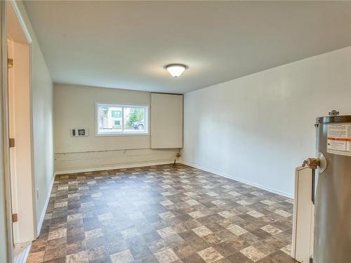 647 Farquhar St, Nanaimo, BC - Indoor Photo Showing Other Room