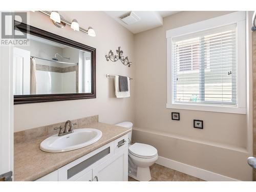 1953 Cornerstone Drive, West Kelowna, BC - Indoor Photo Showing Bathroom