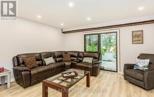 78 Simmons Boulevard, Brampton, ON - Indoor Photo Showing Living Room