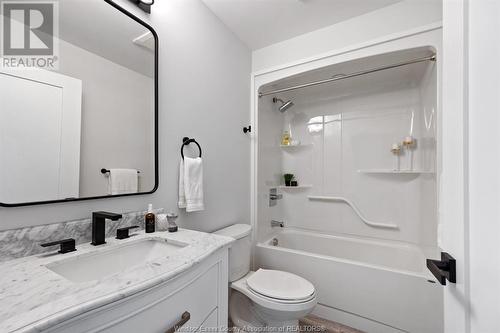 1500 Ouellette Unit# 302, Windsor, ON - Indoor Photo Showing Bathroom