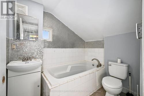 267 University Avenue W, Cobourg, ON - Indoor Photo Showing Bathroom