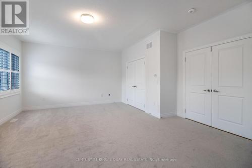 38 Tipp Dr, Richmond Hill, ON - Indoor Photo Showing Other Room