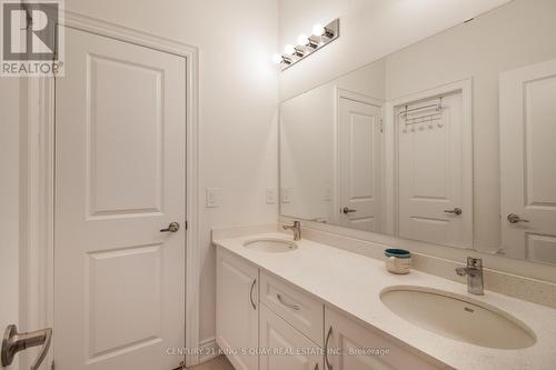 38 Tipp Dr, Richmond Hill, ON - Indoor Photo Showing Bathroom