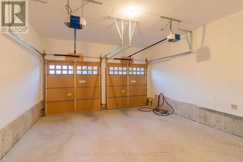 38 Tipp Dr, Richmond Hill, ON - Indoor Photo Showing Garage