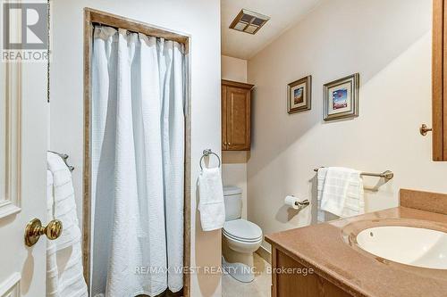 #Ph5 -3650 Kaneff Cres, Mississauga, ON - Indoor Photo Showing Bathroom
