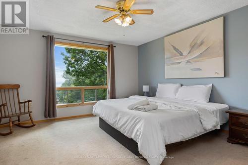 1096 Sandwood Rd, Muskoka Lakes, ON - Indoor Photo Showing Bedroom