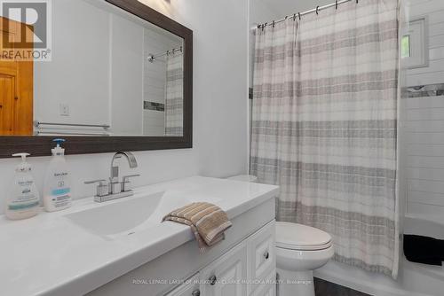 1096 Sandwood Rd, Muskoka Lakes, ON - Indoor Photo Showing Bathroom