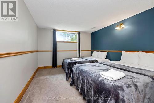 1096 Sandwood Rd, Muskoka Lakes, ON - Indoor Photo Showing Bedroom