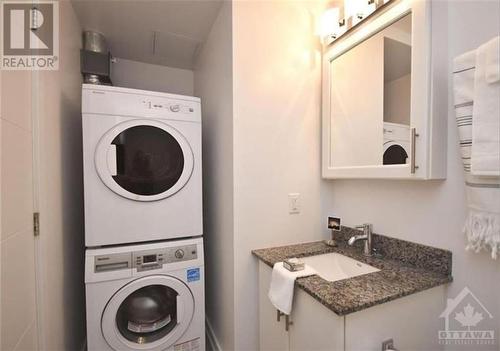 179 Metcalfe Street Unit#1510, Ottawa, ON - Indoor Photo Showing Laundry Room