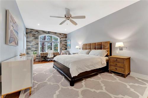 175 Oakhill Place, Ancaster, ON - Indoor Photo Showing Bedroom