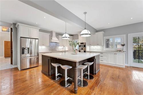 175 Oakhill Place, Ancaster, ON - Indoor Photo Showing Kitchen With Upgraded Kitchen