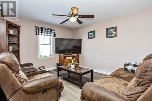 106 George Street E, Kemptville, ON - Indoor Photo Showing Living Room