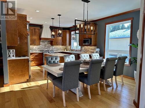 4140 20 Street Ne, Salmon Arm, BC - Indoor Photo Showing Dining Room