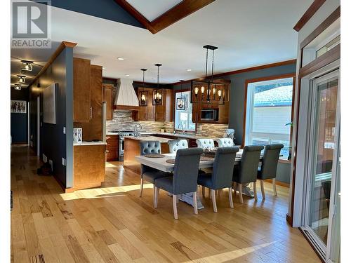 4140 20 Street Ne, Salmon Arm, BC - Indoor Photo Showing Dining Room