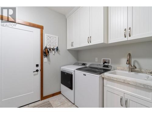 4140 20 Street Ne, Salmon Arm, BC - Indoor Photo Showing Laundry Room