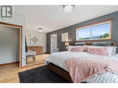 4140 20 Street Ne, Salmon Arm, BC - Indoor Photo Showing Bedroom