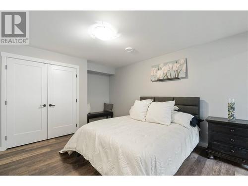 4140 20 Street Ne, Salmon Arm, BC - Indoor Photo Showing Bedroom