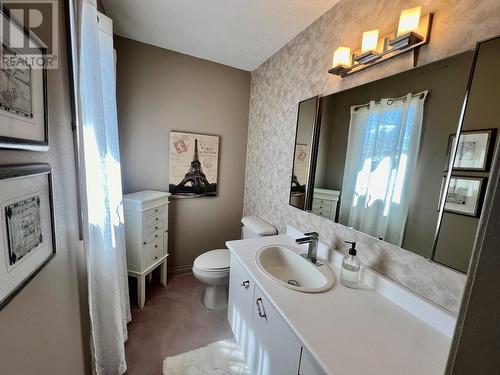 1821 Aspen Drive, Dawson Creek, BC - Indoor Photo Showing Bathroom