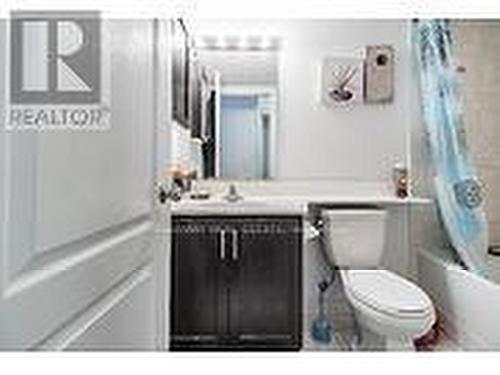 #32 -2480 Post Rd, Oakville, ON - Indoor Photo Showing Bathroom