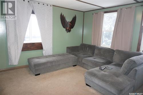 99 Dziendzielowski Avenue, Cudworth, SK - Indoor Photo Showing Living Room