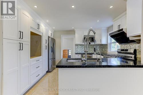 2 Preston Avenue, Whitchurch-Stouffville, ON - Indoor Photo Showing Kitchen With Double Sink With Upgraded Kitchen