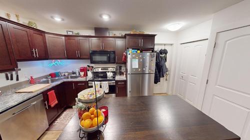 240 Shadow Mountain Boulevard, Cranbrook, BC - Indoor Photo Showing Kitchen