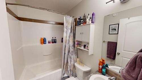 240 Shadow Mountain Boulevard, Cranbrook, BC - Indoor Photo Showing Bathroom