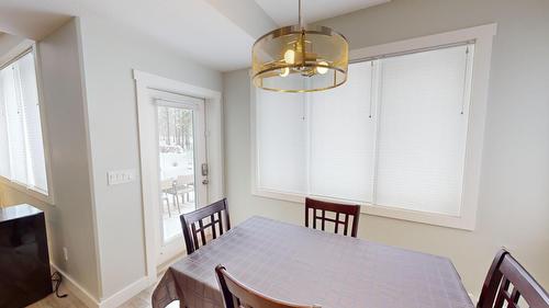 240 Shadow Mountain Boulevard, Cranbrook, BC - Indoor Photo Showing Dining Room