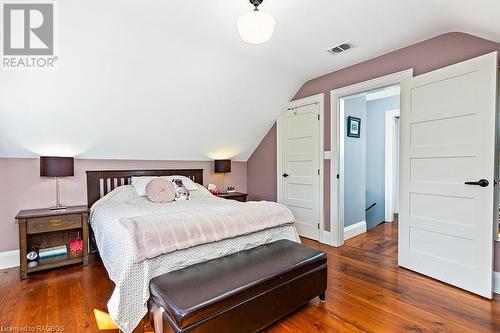 130 Wodehouse Court, Grey Highlands, ON - Indoor Photo Showing Bedroom