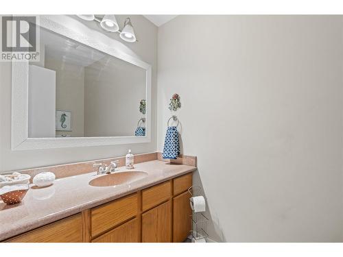 6695 Cosens Bay Road, Coldstream, BC - Indoor Photo Showing Bathroom