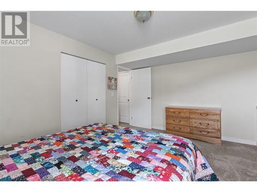 6695 Cosens Bay Road, Coldstream, BC - Indoor Photo Showing Bedroom