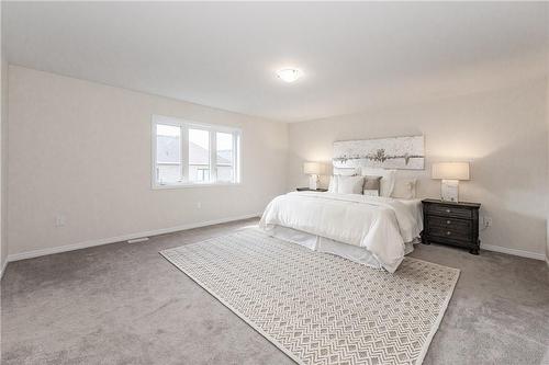 35 Mull Avenue, Caledonia, ON - Indoor Photo Showing Bedroom