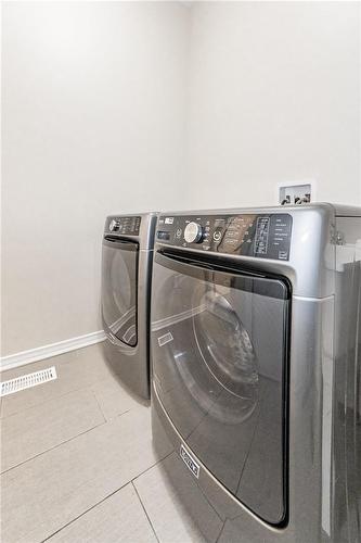 35 Mull Avenue, Caledonia, ON - Indoor Photo Showing Laundry Room