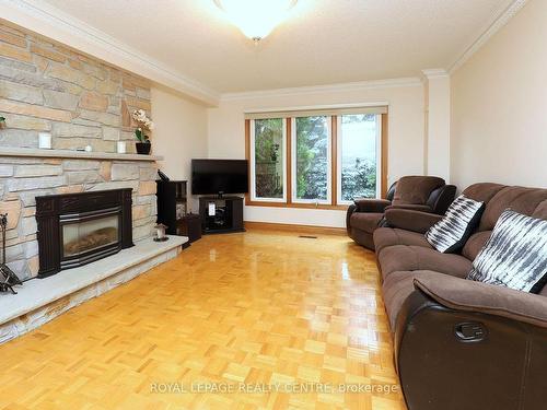 4229 Capilano Crt, Mississauga, ON - Indoor Photo Showing Living Room With Fireplace
