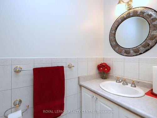 4229 Capilano Crt, Mississauga, ON - Indoor Photo Showing Bathroom