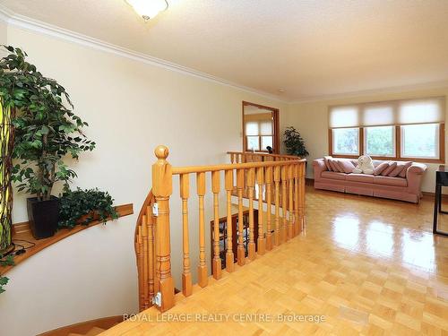 4229 Capilano Crt, Mississauga, ON - Indoor Photo Showing Other Room