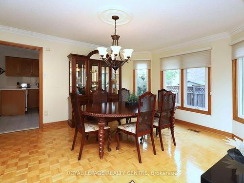 4229 Capilano Crt, Mississauga, ON - Indoor Photo Showing Dining Room