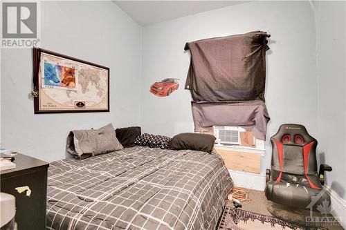 154-156 Beckwith Street N, Smiths Falls, ON - Indoor Photo Showing Bedroom
