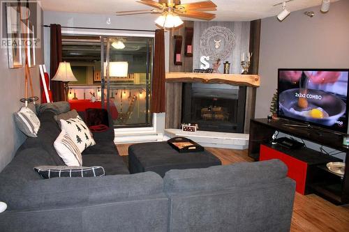 20 Kettle View Road Unit# 319, Big White, BC - Indoor Photo Showing Living Room With Fireplace