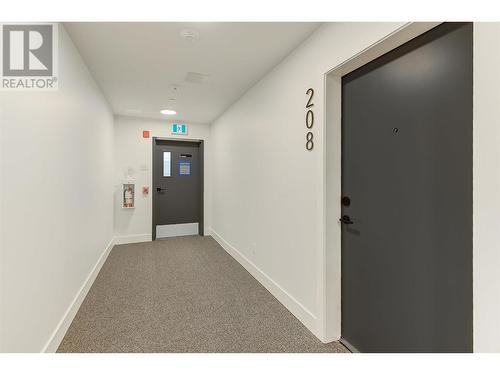 1220 Pacific Avenue Unit# 208, Kelowna, BC - Indoor Photo Showing Other Room