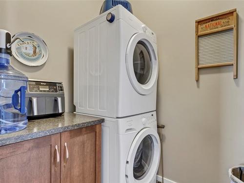 331 Cordon Place, Vernon, BC - Indoor Photo Showing Laundry Room